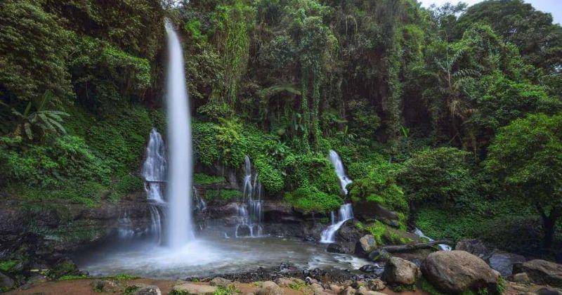 Atourin.com/Curug Orok